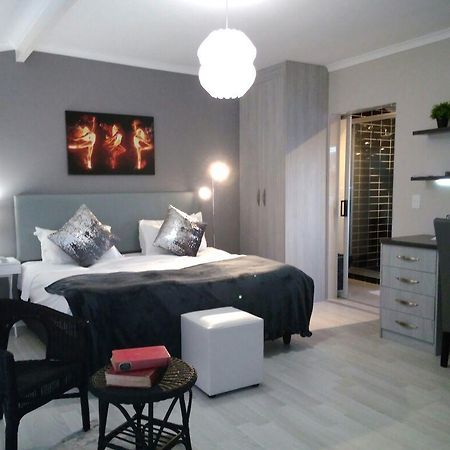 Mulenvo Guest House Bloubergstrand Bagian luar foto